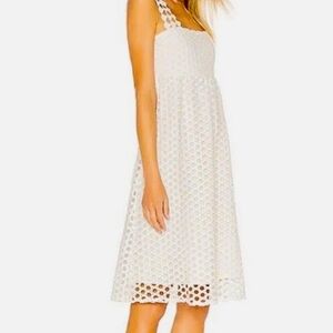 Line & Dot White Raneal Dres